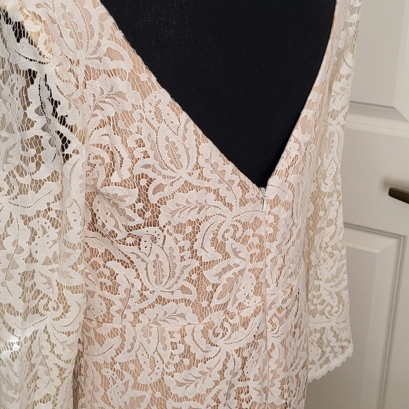 Wedding dress - Picture 3 of 6